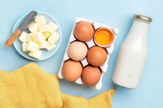 Vì sao sau tuổi 40 nên tăng cường trứng, cá, sữa và đậu?