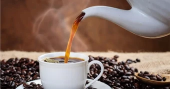 Vì sao tim đập nhanh, tăng huyết áp sau uống cà phê?
