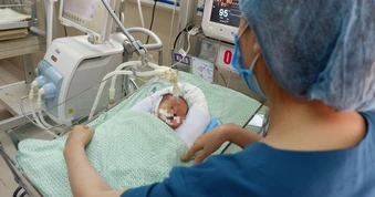 Viêm não mô cầu: Từ sốt nhẹ đến tử vong chỉ trong vài giờ