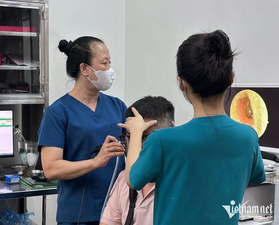 Viêm tai giữa vỡ mủ, thủng màng nhĩ có tự lành được không? Viêm tai giữa vỡ mủ, thủng màng nhĩ có tự lành được không?