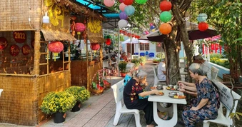 Việt Nam đã có "nhà dưỡng lão" cực xanh mát, nhiều hồ nước và khuôn viên rộng rãi: Tổ chức sinh nhật đủ đầy hàng tháng, nhận chăm sóc trọn đời từ 500 triệu