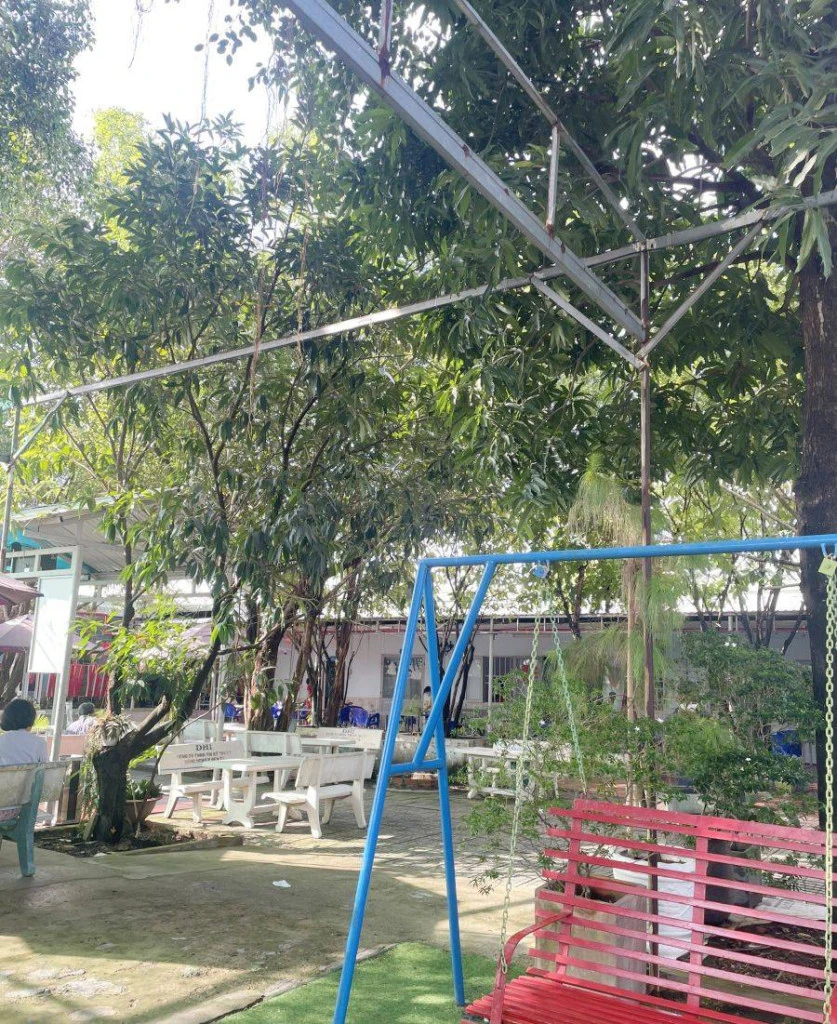 Việt Nam đã có "nhà dưỡng lão" cực xanh mát, nhiều hồ nước và khuôn viên rộng rãi: Tổ chức sinh nhật đủ đầy hàng tháng, nhận chăm sóc trọn đời từ 500 triệu Việt Nam đã có "nhà dưỡng lão" cực xanh mát, nhiều hồ nước và khuôn viên rộng rãi: Tổ chức sinh nhật đủ đầy hàng tháng, nhận chăm sóc trọn đời từ 500 triệu