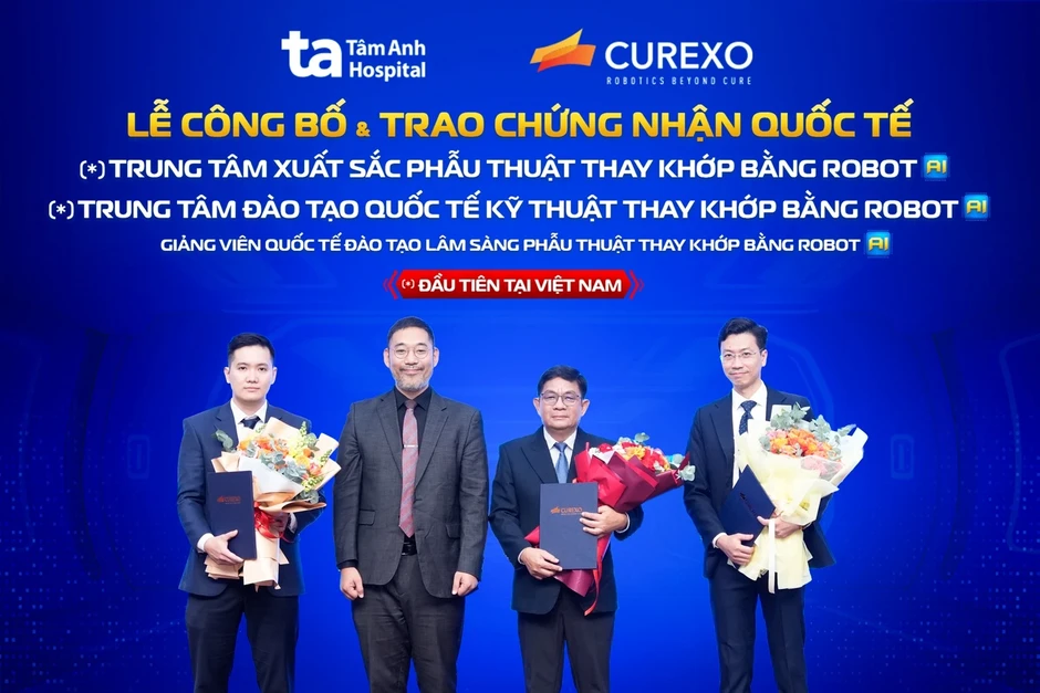 Việt Nam lần đầu có trung tâm quốc tế xuất sắc thay khớp bằng robot AI Việt Nam lần đầu có trung tâm quốc tế xuất sắc thay khớp bằng robot AI