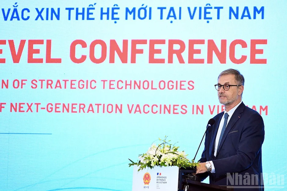 Việt Nam-Pháp tăng cường hợp tác chiến lược trong sản xuất vaccine thế hệ mới Việt Nam-Pháp tăng cường hợp tác chiến lược trong sản xuất vaccine thế hệ mới