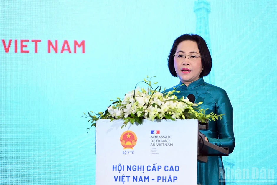 Việt Nam-Pháp tăng cường hợp tác chiến lược trong sản xuất vaccine thế hệ mới Việt Nam-Pháp tăng cường hợp tác chiến lược trong sản xuất vaccine thế hệ mới