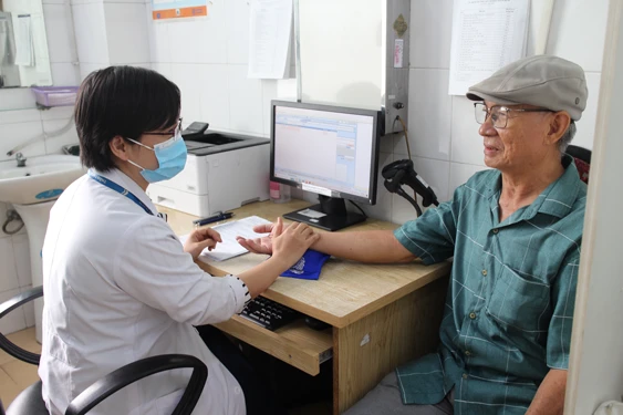 Viết tiếp y học cổ truyền Việt: "Thiên thời" bứt phá! Viết tiếp y học cổ truyền Việt: "Thiên thời" bứt phá!