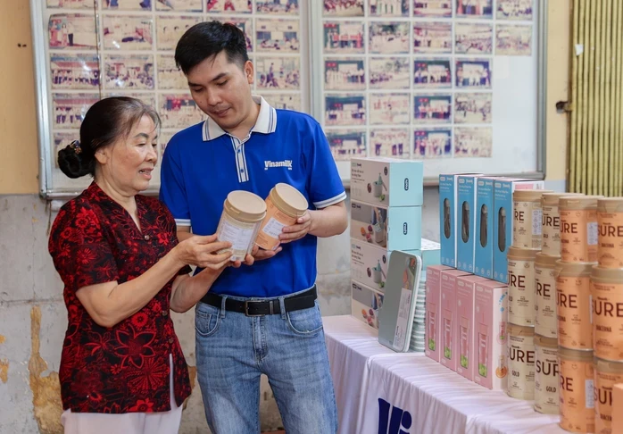 Vinamilk đón thế hệ “đồng niên” tham quan nhà máy Vinamilk đón thế hệ “đồng niên” tham quan nhà máy