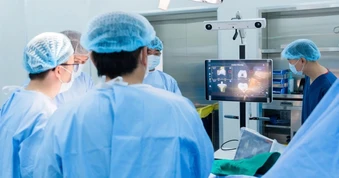 Vinmec đưa robot thay khớp hiện đại hàng đầu thế giới đến Phú Quốc