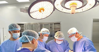 Vinmec Hải Phòng áp dụng thành công kỹ thuật thay khớp vai đảo ngược cho bệnh nhân người Anh