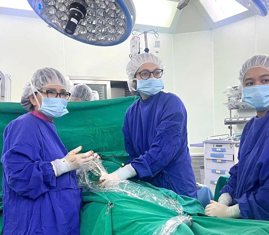 Vinmec truyền máu cứu thai nhi 17 tuần tuổi với cơ hội thành công 1/1.000: Ca can thiệp y khoa hy hữu tại Việt Nam Vinmec truyền máu cứu thai nhi 17 tuần tuổi với cơ hội thành công 1/1.000: Ca can thiệp y khoa hy hữu tại Việt Nam