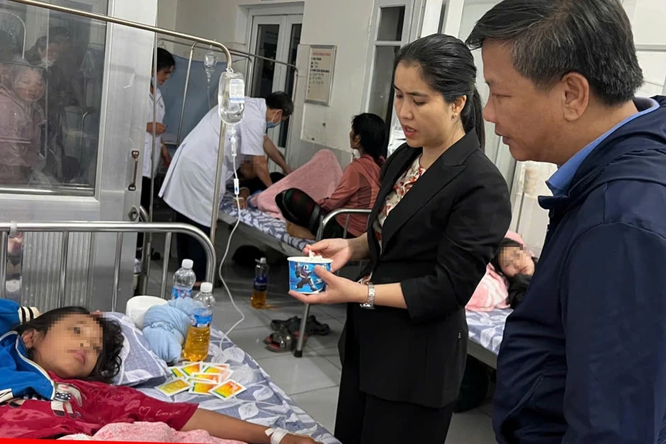 Vụ 64 người nghi bị ngộ độc: Tạm ngừng hoạt động cơ sở bánh mì Vụ 64 người nghi bị ngộ độc: Tạm ngừng hoạt động cơ sở bánh mì