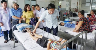 Vụ 81 người ngộ độc ở trường tiểu học: Phát hiện thức ăn nhiễm khuẩn