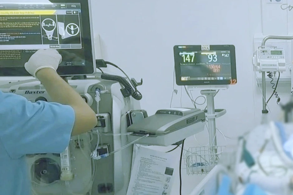 Vụ chồng đốt nhà, tử vong cùng vợ: Con trai 5 tuổi bỏng 90% không qua khỏi