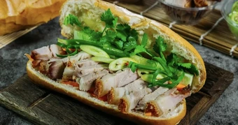 Vụ đi cấp cứu hàng loạt sau ăn bánh mì ở TPHCM: Nạn nhân tăng lên 22 người