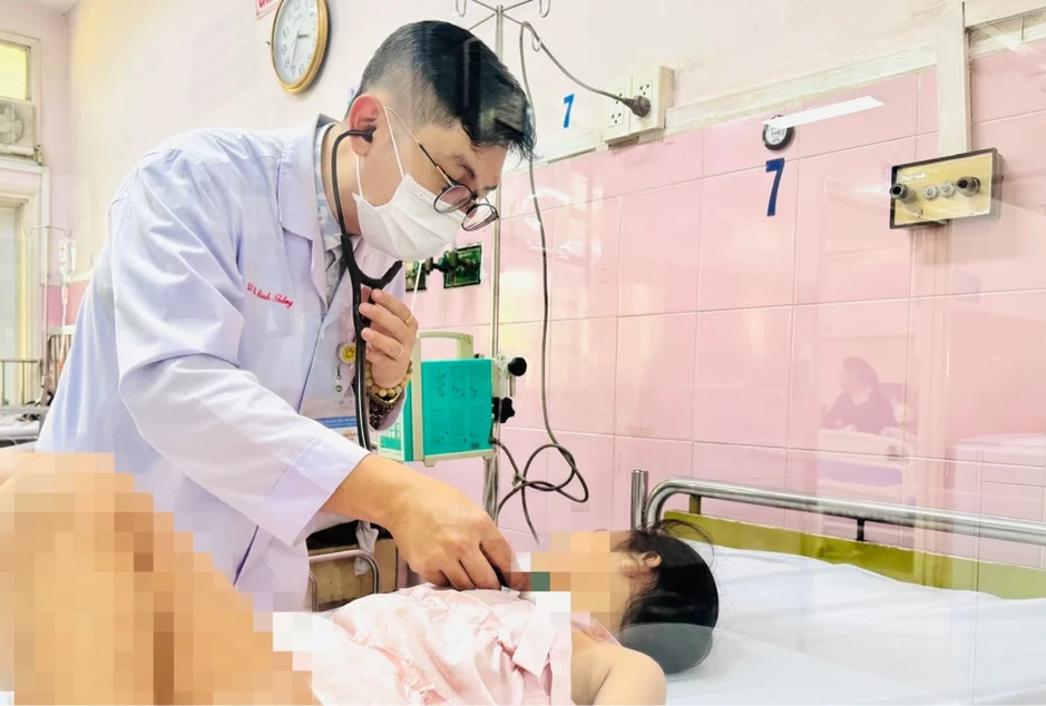Vụ nghi ngộ độc tại trường tiểu học Bình Quới Tây: Số ca mắc tăng lên 184 Vụ nghi ngộ độc tại trường tiểu học Bình Quới Tây: Số ca mắc tăng lên 184