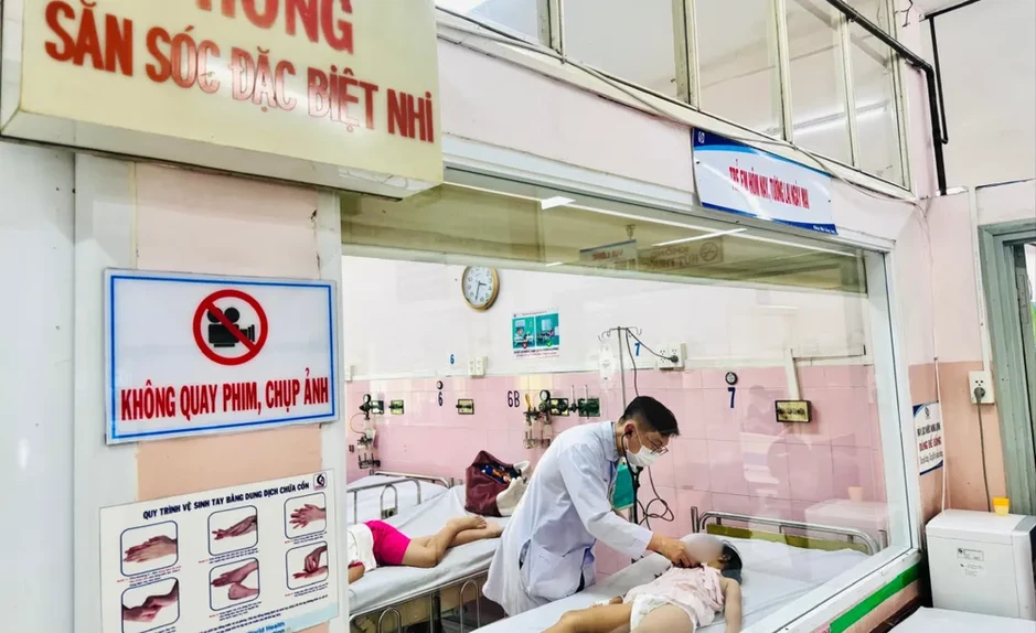 Vụ nhiều học sinh TPHCM nghi ngộ độc: Các trường liên quan đến đơn vị cung cấp suất ăn Vụ nhiều học sinh TPHCM nghi ngộ độc: Các trường liên quan đến đơn vị cung cấp suất ăn
