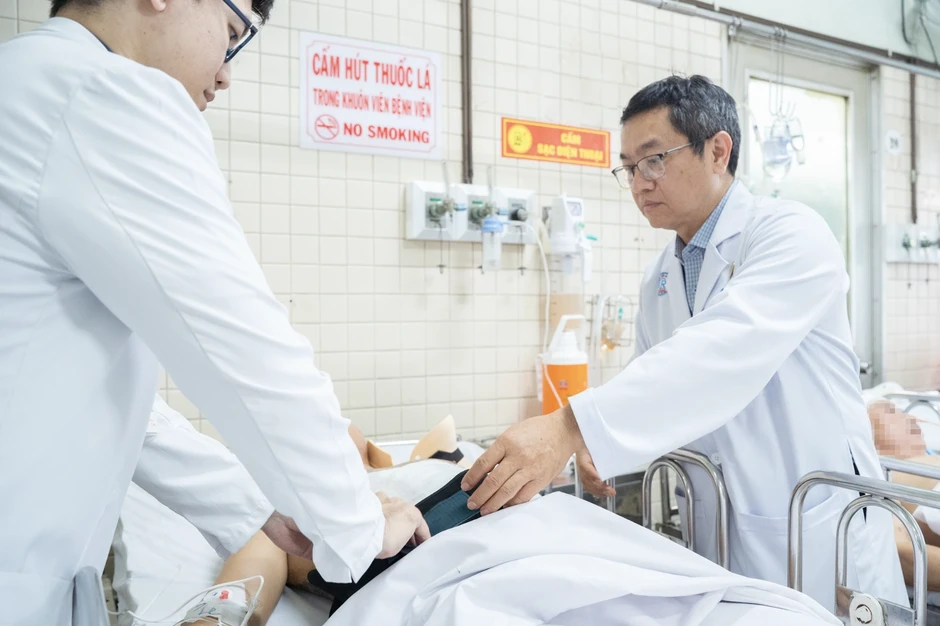 Vụ tai nạn trên cao tốc làm 19 người bị thương: Một ca rất nghiêm trọng Vụ tai nạn trên cao tốc làm 19 người bị thương: Một ca rất nghiêm trọng