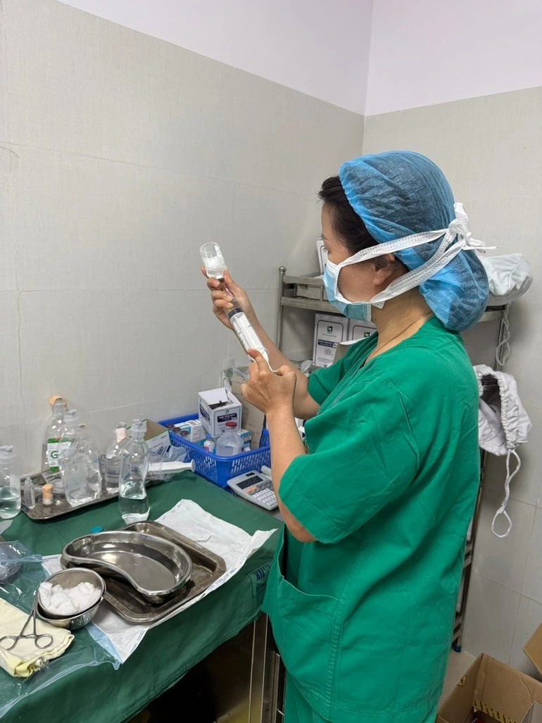 WHO hỗ trợ chuyển khẩn cấp thuốc giải độc botulinum đến Đà Nẵng cứu 3 bệnh nhân nguy kịch WHO hỗ trợ chuyển khẩn cấp thuốc giải độc botulinum đến Đà Nẵng cứu 3 bệnh nhân nguy kịch