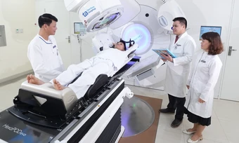 Xạ trị chữa ung thư phổi giai đoạn sớm như thế nào - Báo TinVina
