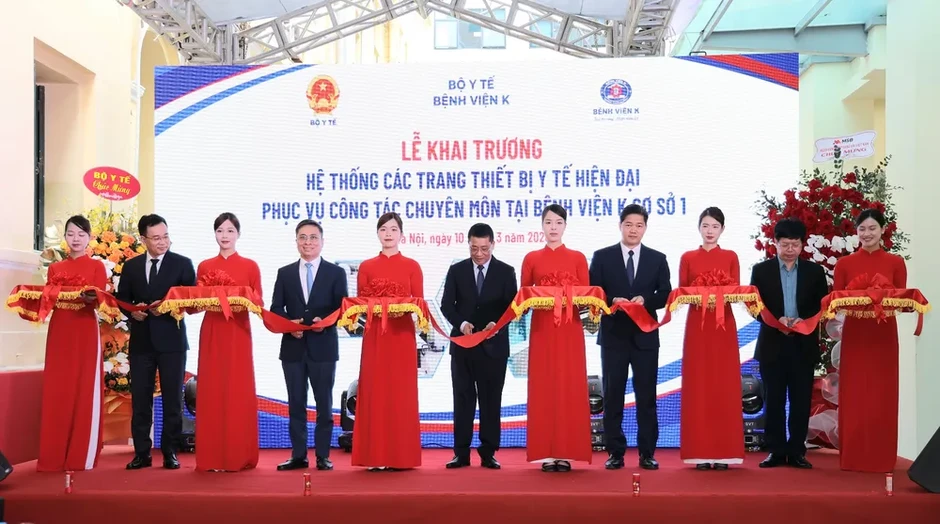 Xạ trị ung thư chỉ còn 2-3 phút mỗi bệnh nhân nhờ công nghệ mới tại Bệnh viện K Xạ trị ung thư chỉ còn 2-3 phút mỗi bệnh nhân nhờ công nghệ mới tại Bệnh viện K