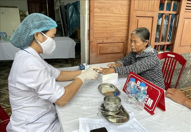 Xây dựng cộng đồng khỏe mạnh từ khám sức khỏe định kỳ Xây dựng cộng đồng khỏe mạnh từ khám sức khỏe định kỳ