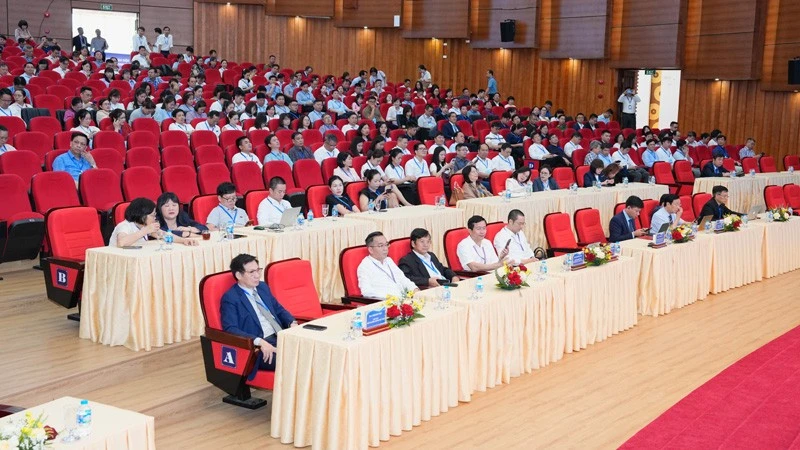 Xây dựng hệ thống y tế hiện đại, công bằng, chất lượng, hiệu quả, bền vững Xây dựng hệ thống y tế hiện đại, công bằng, chất lượng, hiệu quả, bền vững