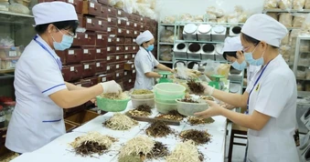 Xây dựng thương hiệu quốc gia cho dược liệu và y học cổ truyền Việt Nam