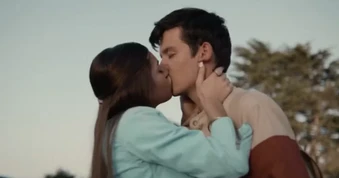 Xem phim "Sex Education", tôi mới hiểu vì sao mình luôn giữ những mối quan hệ không còn phù hợp: Tôi đã nhầm lẫn một điều