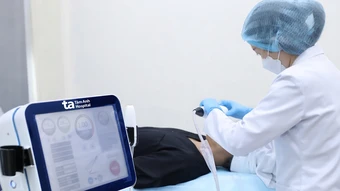 Xóa mỡ nọng cằm cho nam thanh niên - Báo TinVina