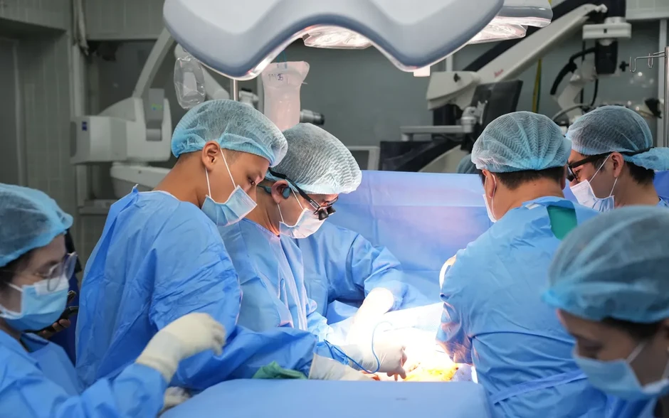 Xuyên đêm ghép tim, gan cứu sống người bệnh Xuyên đêm ghép tim, gan cứu sống người bệnh