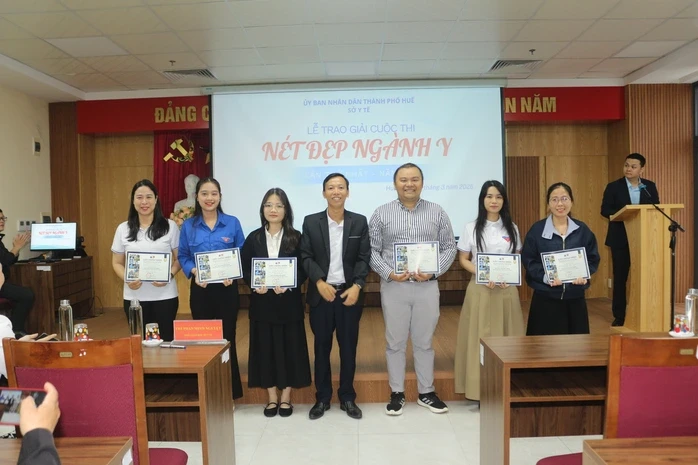 Y, bác sĩ Huế trổ tài... chụp ảnh Y, bác sĩ Huế trổ tài... chụp ảnh