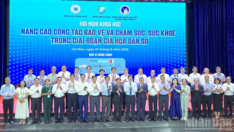 Y tế Cà Mau cần chuyển từ điều trị sang quản lý chủ động Y tế Cà Mau cần chuyển từ điều trị sang quản lý chủ động