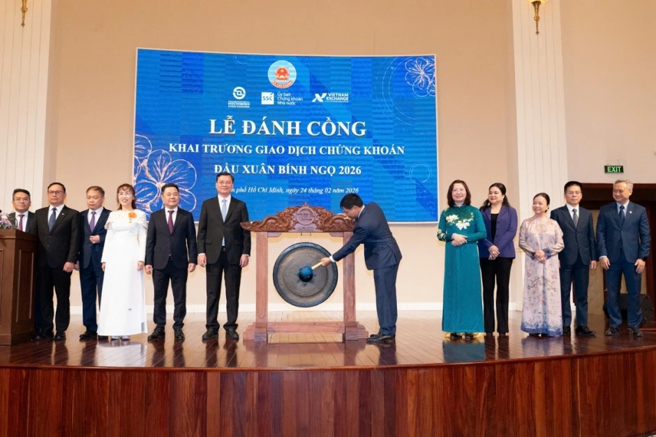 3 nữ tướng Nguyễn Thanh Phượng, Nguyễn Thị Phương Thảo, Nguyễn Thị Mai Thanh cùng xuất hiện tại Lễ đánh cồng 3 nữ tướng Nguyễn Thanh Phượng, Nguyễn Thị Phương Thảo, Nguyễn Thị Mai Thanh cùng xuất hiện tại Lễ đánh cồng