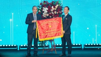 ABBank nhận Cờ Thi đua của Ngân hàng Nhà nước, ghi nhận nỗ lực đổi mới và phát triển bền vững