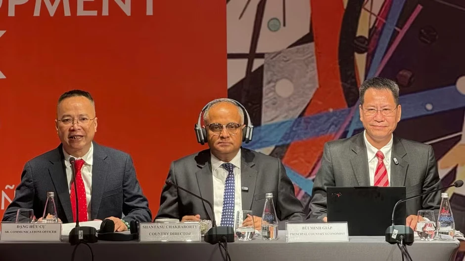 ADB nâng dự báo tăng trưởng GDP Việt Nam
