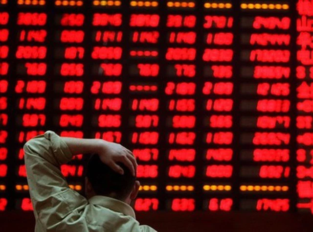 Áp lực chốt lời vùng đỉnh, VN-Index mất mốc 1.900 điểm Áp lực chốt lời vùng đỉnh, VN-Index mất mốc 1.900 điểm