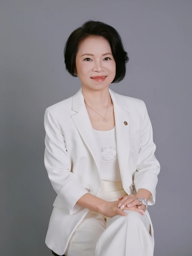 Bà Phạm Thu Hương lần đầu lên tiếng về Quỹ hơn 46.000 tỷ đồng của Vingroup, giúp đỡ hàng nghìn người VN Bà Phạm Thu Hương lần đầu lên tiếng về Quỹ hơn 46.000 tỷ đồng của Vingroup, giúp đỡ hàng nghìn người VN