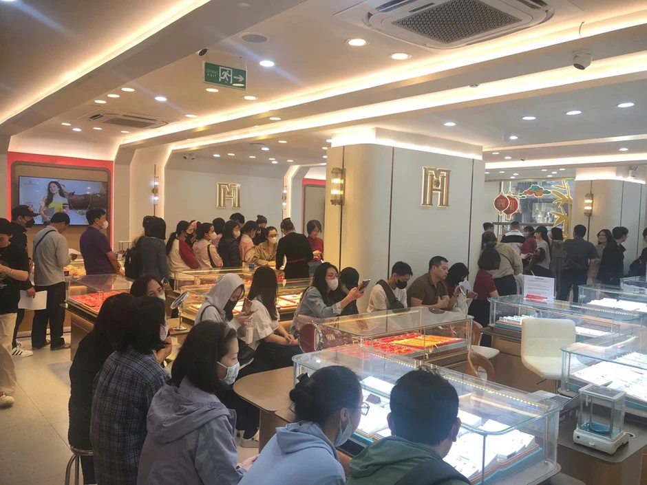 Bảo Tín Mạnh Hải giải thích về việc khách hàng được nhận vàng sớm Bảo Tín Mạnh Hải giải thích về việc khách hàng được nhận vàng sớm