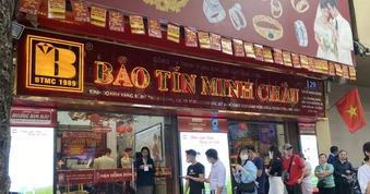 Bảo Tín Minh Châu mở cửa trở lại, 'không nhận tiền trước, trả vàng sau'