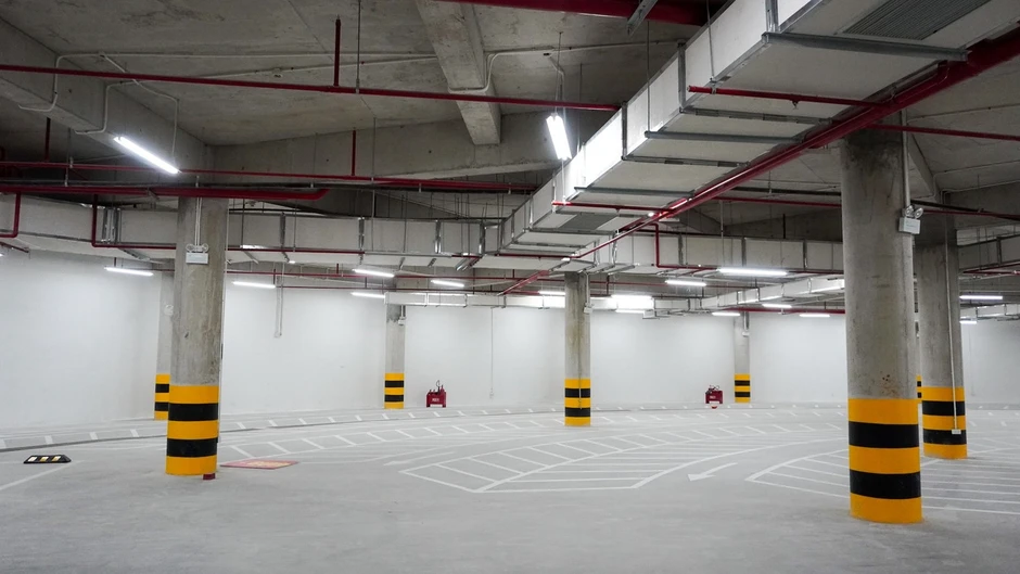Bên trong bến xe có hầm ngầm 'độc nhất vô nhị' ở Hà Nội Bên trong bến xe có hầm ngầm 'độc nhất vô nhị' ở Hà Nội