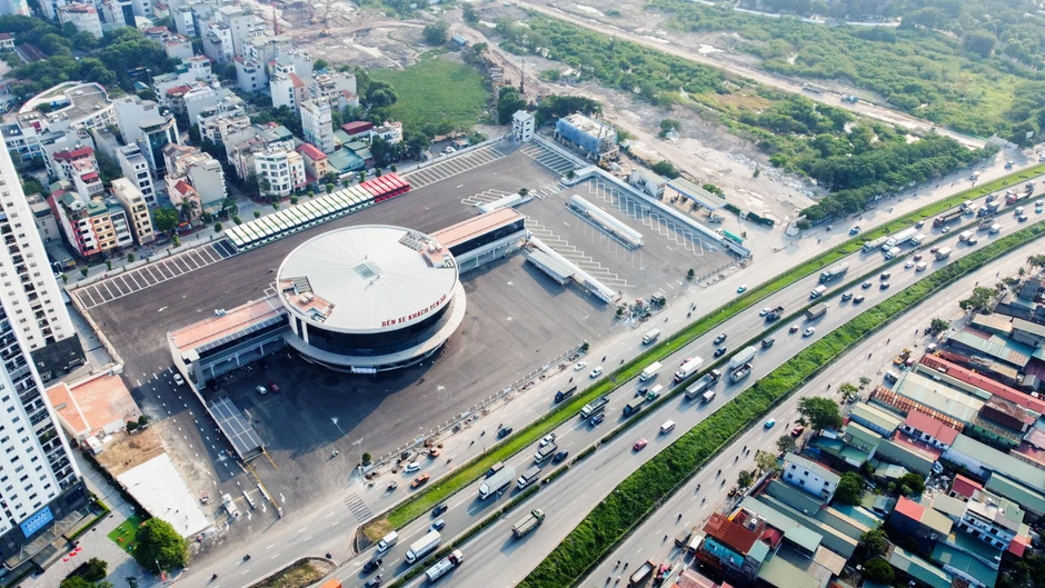 Bên trong bến xe có hầm ngầm 'độc nhất vô nhị' ở Hà Nội Bên trong bến xe có hầm ngầm 'độc nhất vô nhị' ở Hà Nội