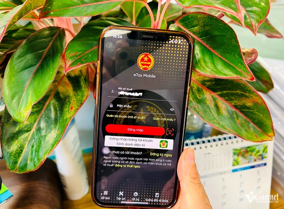 Bị khai khống thu nhập trên eTax Mobile, người nộp thuế cần làm gì? Bị khai khống thu nhập trên eTax Mobile, người nộp thuế cần làm gì?