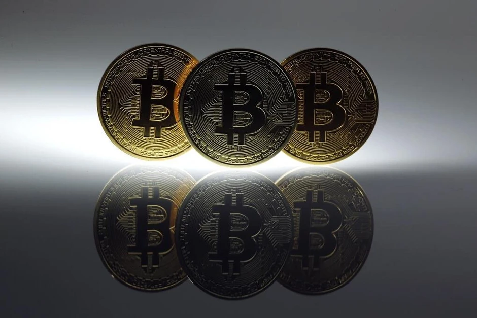 Bitcoin tăng hơn 40%, vượt xa vàng và chứng khoán Bitcoin tăng hơn 40%, vượt xa vàng và chứng khoán