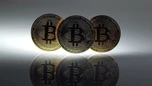 Bitcoin tăng hơn 40%, vượt xa vàng và chứng khoán