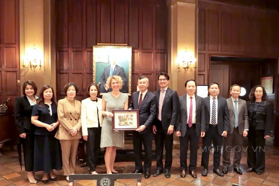 Bộ Tài chính và J.P.Morgan trao đổi tiềm năng hợp tác chiến lược Bộ Tài chính và J.P.Morgan trao đổi tiềm năng hợp tác chiến lược