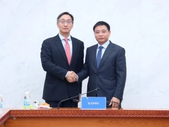 Bộ trưởng Bộ Tài chính Nguyễn Văn Thắng tiếp Tổng Giám đốc Ngân hàng ICBC Lưu Tuấn