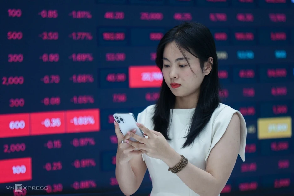 Các quỹ nắm nhiều cổ phiếu nhóm Vingroup vẫn lỗ Các quỹ nắm nhiều cổ phiếu nhóm Vingroup vẫn lỗ