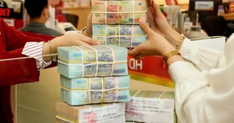 Cách nào kéo giảm lãi suất: Chờ đòn bẩy từ chính sách tài khóa