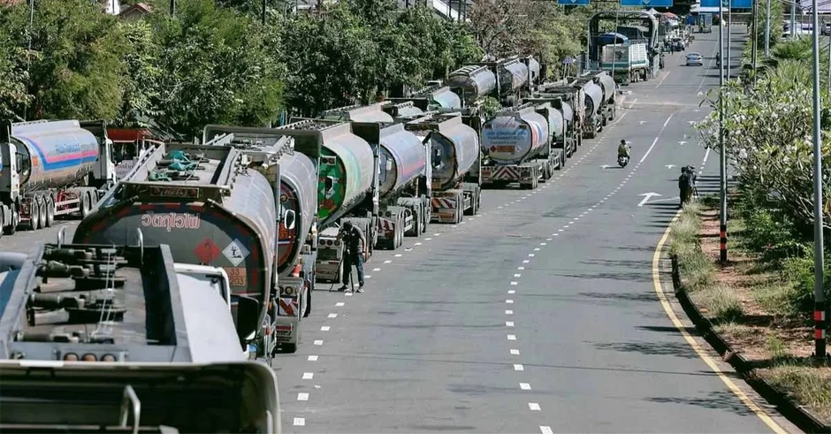 Cấm xuất khẩu nhưng vẫn gửi hơn 5 triệu lít dầu cho Lào và Myanmar mỗi ngày, quốc gia láng giềng Việt Nam nói gì? Cấm xuất khẩu nhưng vẫn gửi hơn 5 triệu lít dầu cho Lào và Myanmar mỗi ngày, quốc gia láng giềng Việt Nam nói gì?