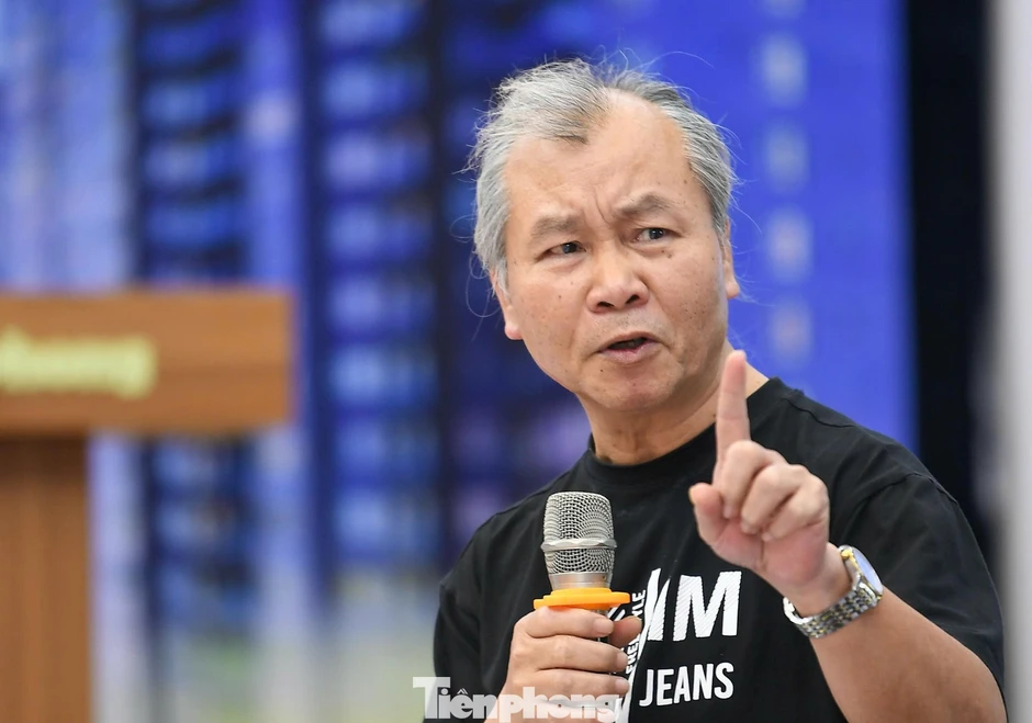 'Cần coi bất động sản bình đẳng như các ngành sản xuất kinh doanh' 'Cần coi bất động sản bình đẳng như các ngành sản xuất kinh doanh'